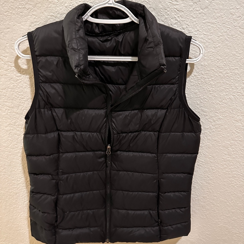 Eddie Bauer Women's Black Quilted Vest